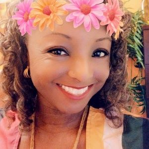 Meet your Posher, Aisha